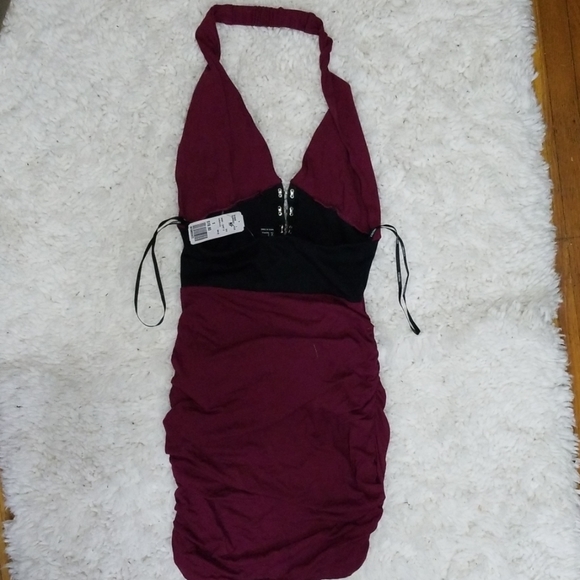 NEW W/TAGS - Forever 21 - Burgundy Open Back Dress - Picture 4 of 6